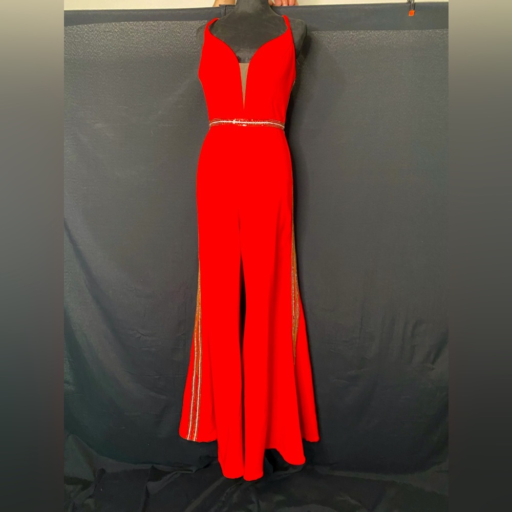 Red Jumpers suit